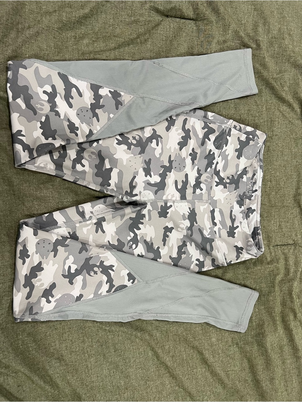 Her Universe Gray & White Camo Leggings with Light Gray Panels